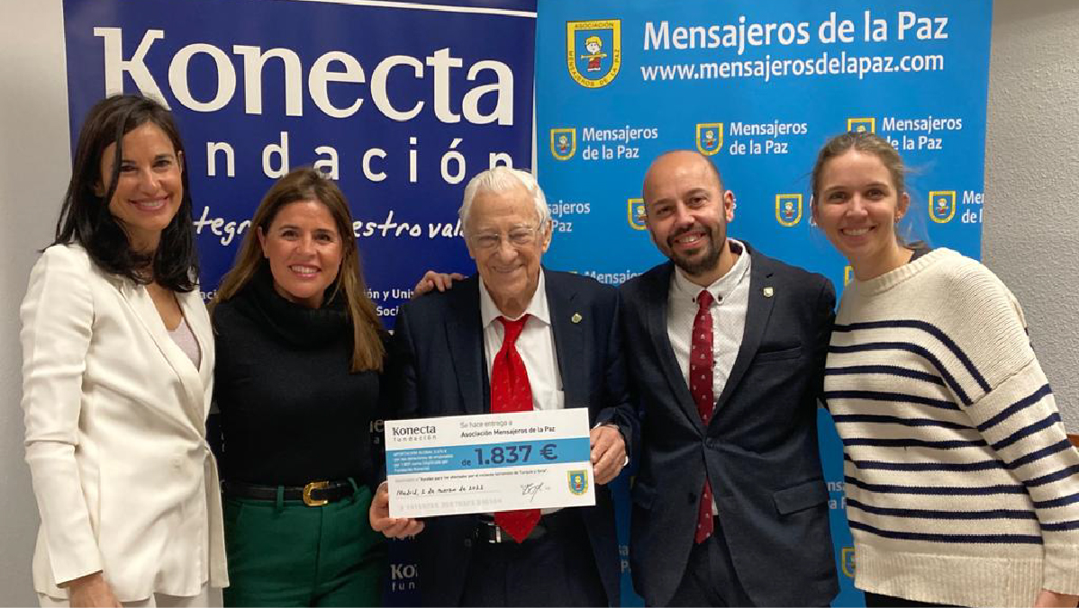 Father Angel with the management team of Messengers of Peace and Fundación Konecta. Father Angel